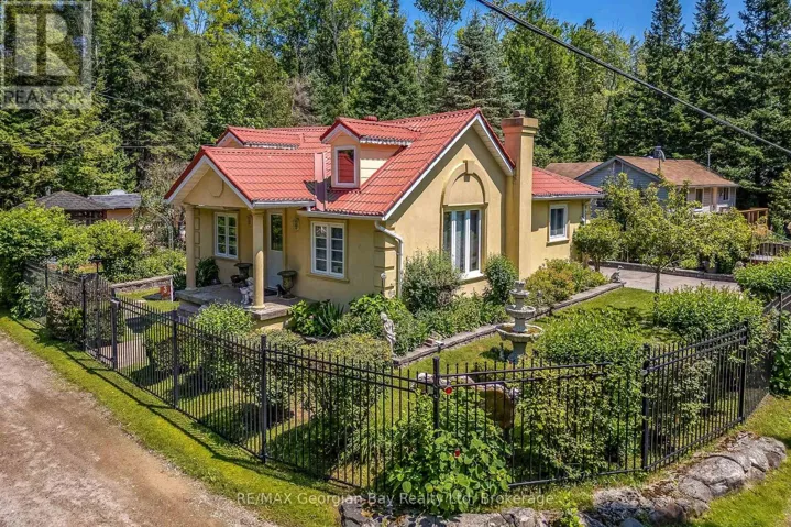 3 BROOKSIDE DRIVE, Tiny, Ontario L0L2J0