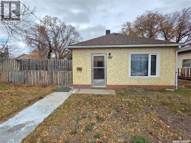 927 North Railway STREET E, Swift Current, Saskatchewan S9H1E4
