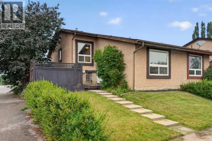 179 Pinecliff Close NE, Calgary, Alberta T1Y4N4