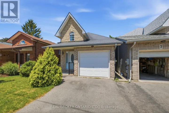 5 JOHN HARVEY STREET, Uxbridge, Ontario L9P1C3