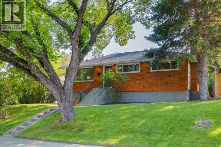 131 Thorncrest Road NW, Calgary, Alberta T2K3B5