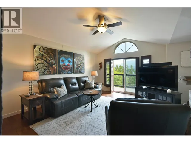 5866D TURNSTONE CRESCENT, Sechelt, British Columbia V7Z0L9