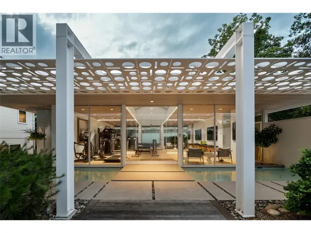 4110 Lakeshore Road, Kelowna, British Columbia V1W1V6
