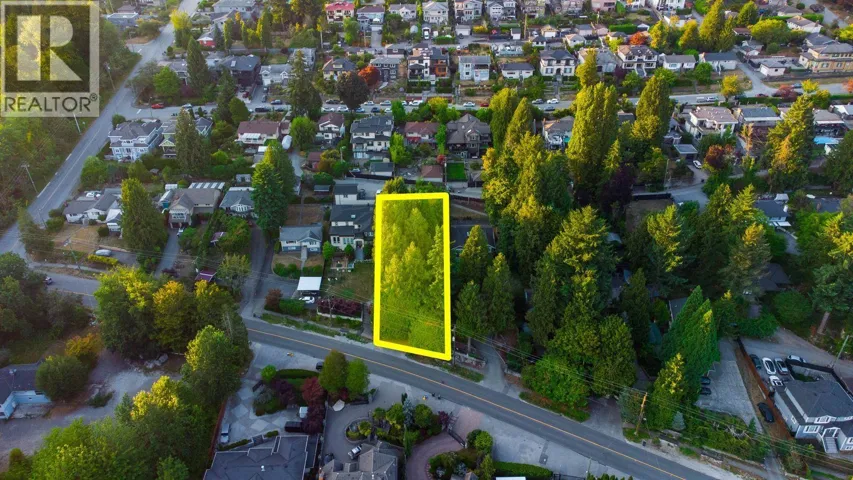 4479 MARINE DRIVE, Burnaby, British Columbia V5J3G1