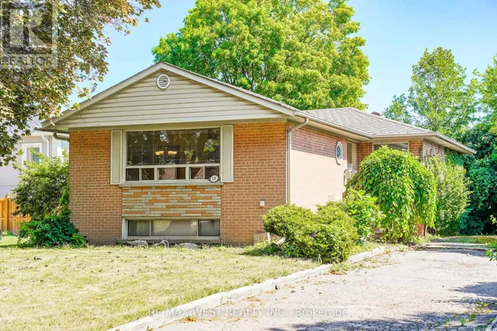 18 MCCLURE AVENUE, Brampton (Northwood Park), Ontario L6X2E3