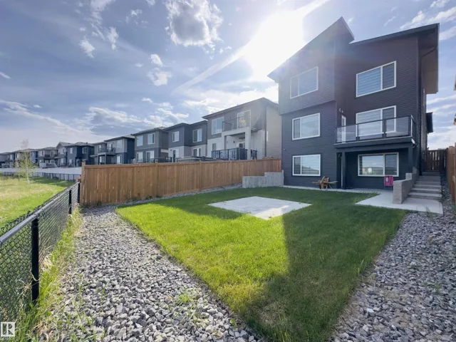 17315 68 ST NW, Edmonton, Alberta T5Z0W4