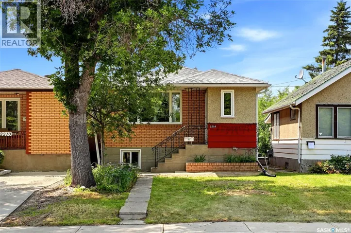 2204 Mackay STREET, Regina, Saskatchewan S4N2S8