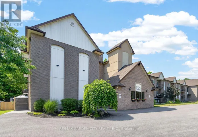 205 - 20 JOHN STREET, Grimsby (Grimsby East), Ontario L3M1X5