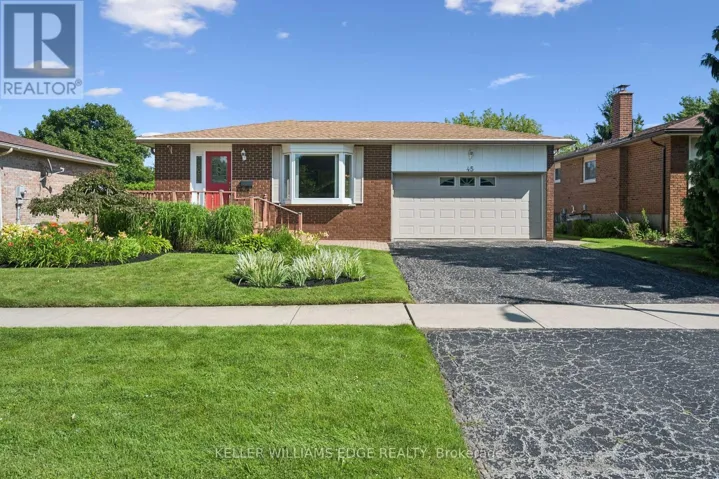 45 MILVERTON CLOSE, Hamilton (Waterdown), Ontario L8B0A9