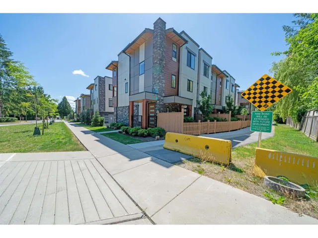 8 15950 ALDER PLACE, Surrey, British Columbia V4A0C9