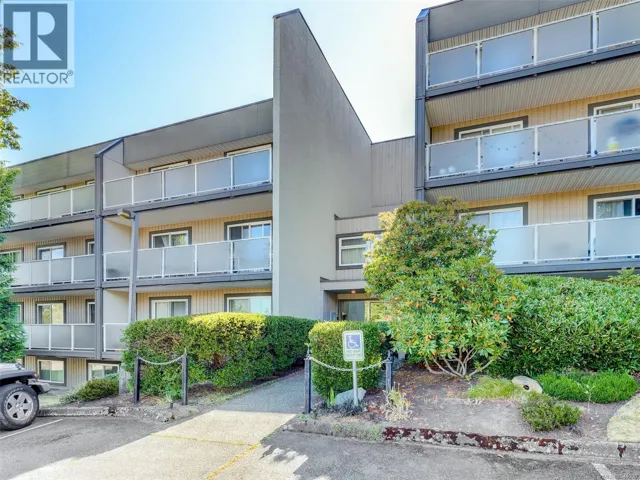 301 3252 Glasgow Ave, Saanich, British Columbia V8X1M2