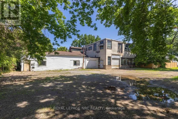 35 MCGHIE STREET, St. Catharines (Downtown), Ontario L2R5A9