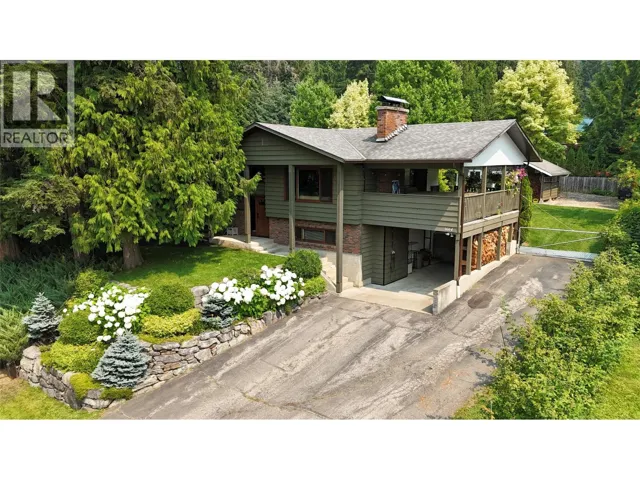 1664 Birch Drive, Revelstoke, British Columbia V0E2S1
