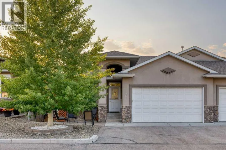 61 River Heights View, Cochrane, Alberta T4C0E6