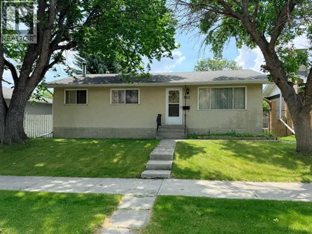 223 72 Avenue NE, Calgary, Alberta T2K0N8
