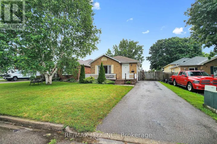 3 POCHON AVENUE, Port Hope, Ontario L1A2X8