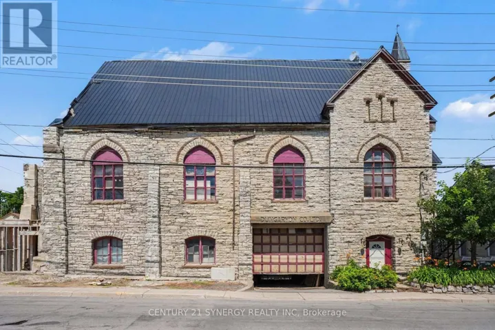 38 MAIN STREET E, Mississippi Mills, Ontario K0A1A0