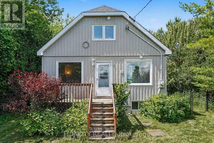 6811 FLEWELLYN ROAD, Ottawa, Ontario K2S1B6