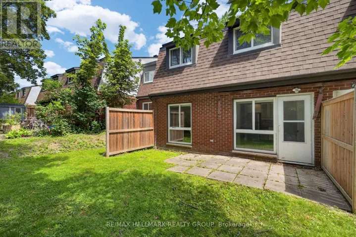 9J - 2080 OGILVIE ROAD, Ottawa, Ontario K1J7N8