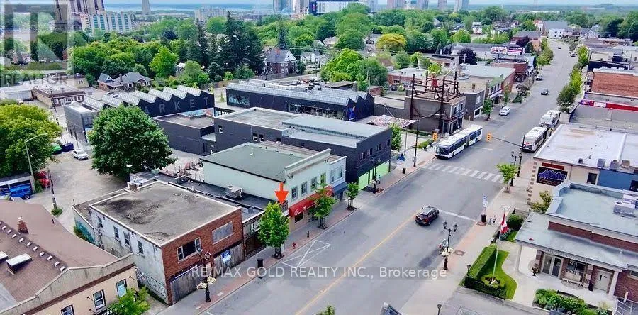 5924 MAIN STREET, Niagara Falls (Dorchester), Ontario L2G5Z8