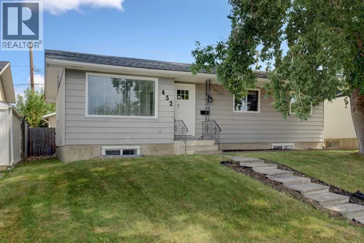 452 Queen Alexandra Way SE, Calgary, Alberta T2J3P1