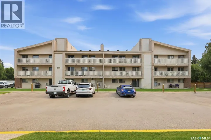 717 310 STILLWATER DRIVE, Saskatoon, Saskatchewan S7J4H7