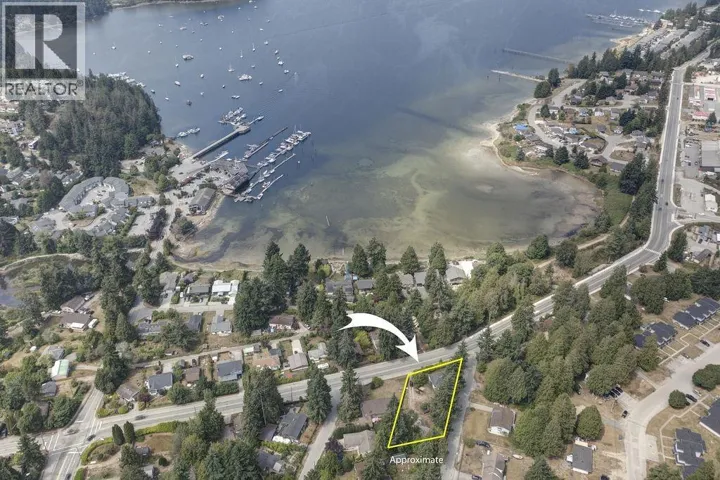 5724 PORPOISE BAY ROAD, Sechelt, British Columbia V0N3A3