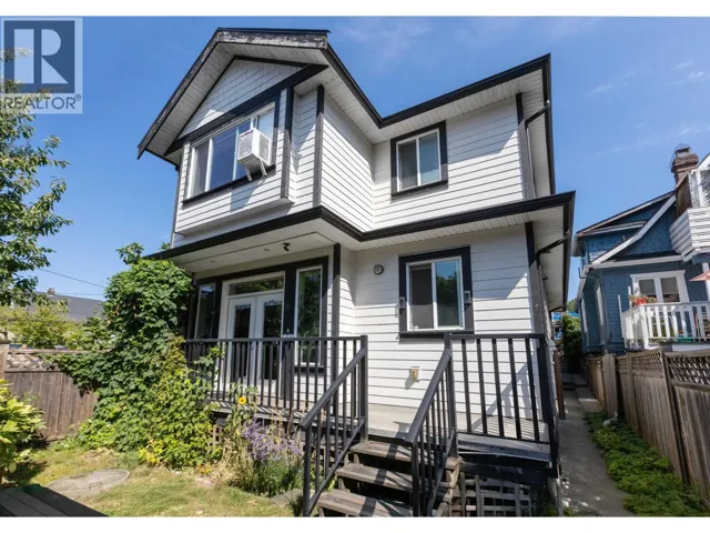 2018 E 12TH AVENUE, Vancouver, British Columbia V5N2A8