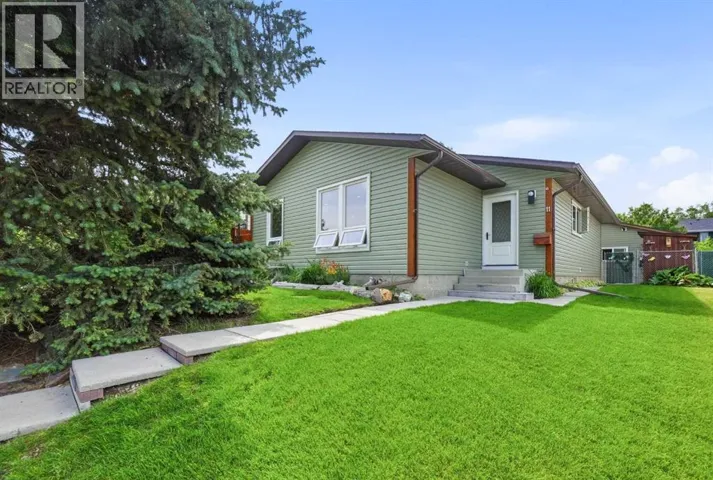 11 Beddington Green NE, Calgary, Alberta T3K1M7
