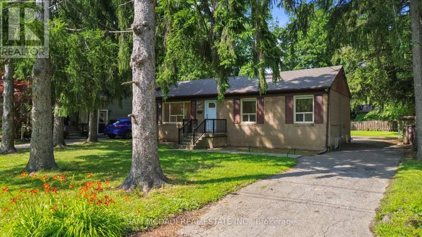 1153 MONA ROAD, Mississauga (Port Credit), Ontario L5G2Z8