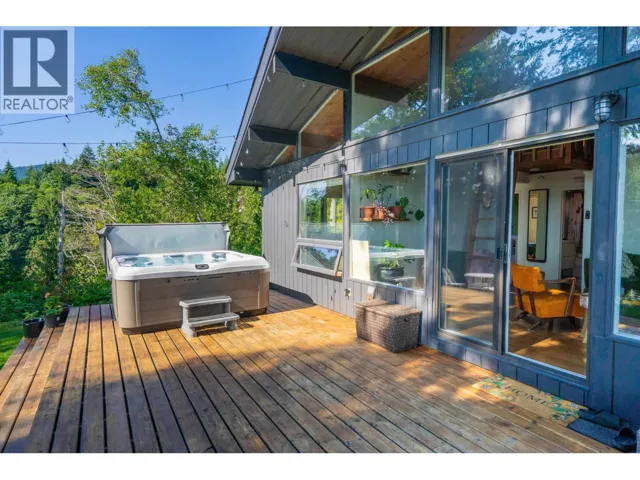 1440 VELVET ROAD, Gibsons, British Columbia V0N1V5