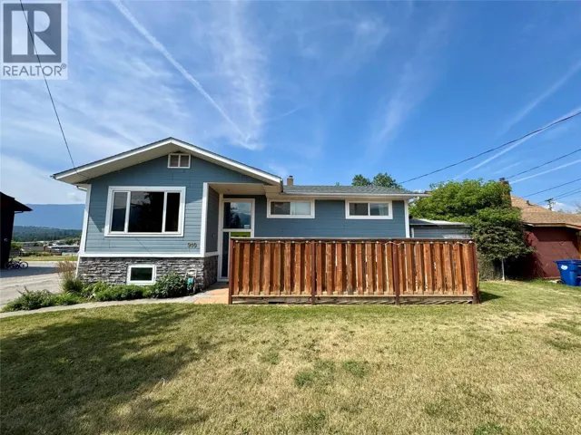 910 5th Ave Avenue, Invermere, British Columbia V0A1K0