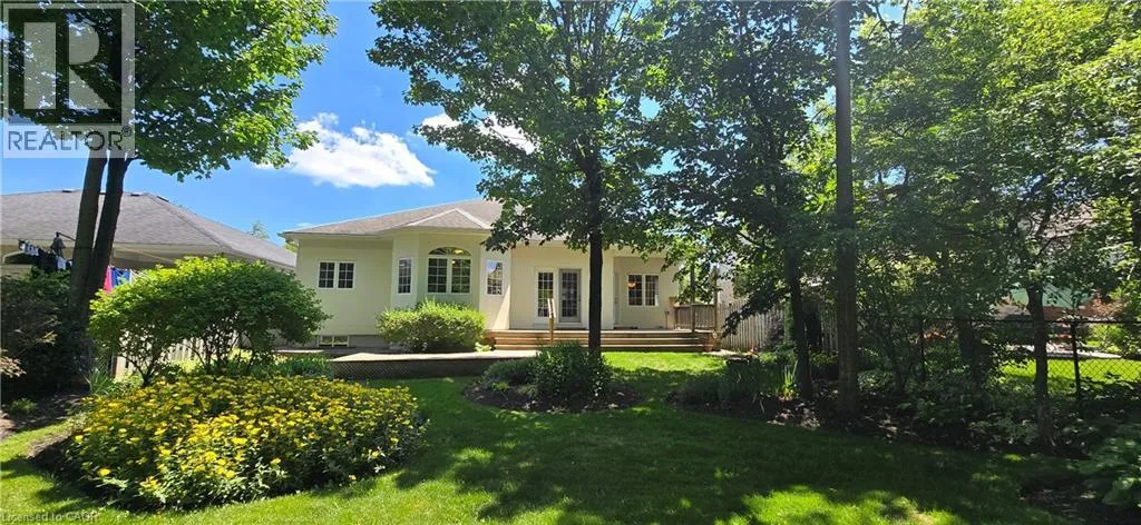 44 LASCHINGER Boulevard, New Hamburg, Ontario N3A2G7