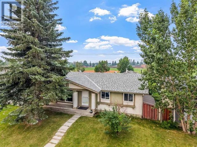 227 Manora Crescent NE, Calgary, Alberta T2A4S4
