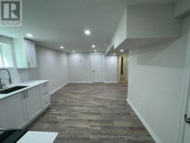BSMT - 11 WHITE ABBEY PARK, Toronto (Wexford-Maryvale), Ontario M1R4R3