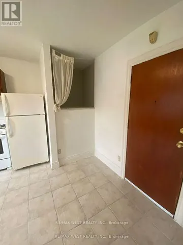 2 - 35 LANSDOWNE AVENUE, Toronto (Roncesvalles), Ontario M6K2V7