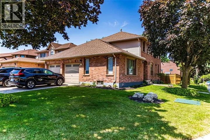 23 AVONMORE Court, Hamilton, Ontario L8W3G8