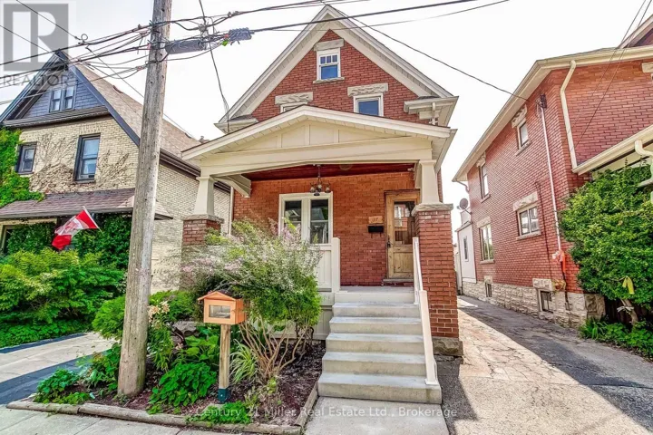 17 WHITNEY PLACE, Kitchener, Ontario N2G2X6