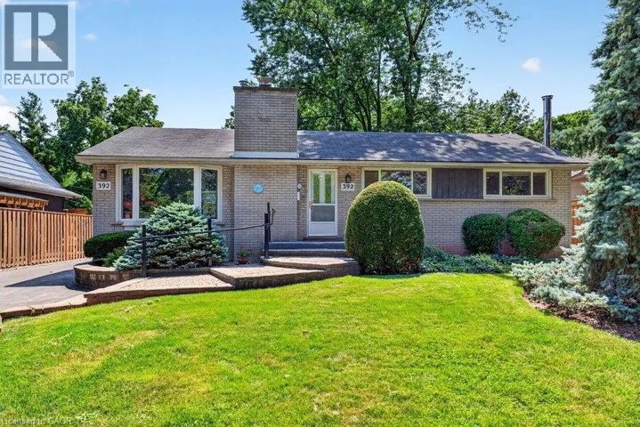 392 HENDERSON Road, Burlington, Ontario L7L2P8
