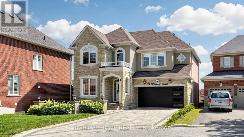 19 HEANEY COURT, Aurora, Ontario L4G0J7
