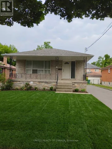 37 MADAWASKA AVENUE, Toronto (Willowdale East), Ontario M2M2R1