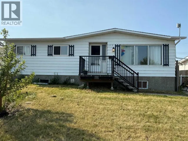 275 7 Street SE, Three Hills, Alberta T0M2A0