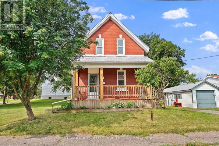 11 GOULD STREET, Whitewater Region, Ontario K0J1K0