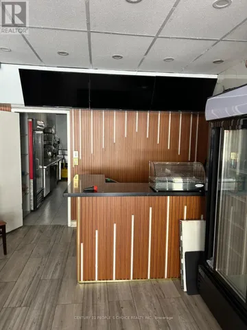 1732 LAWRENCE AVENUE E, Toronto (Wexford-Maryvale), Ontario M1R2Y1