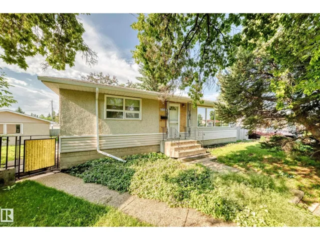 15703 84 AV NW, Edmonton, Alberta T5R3Y2