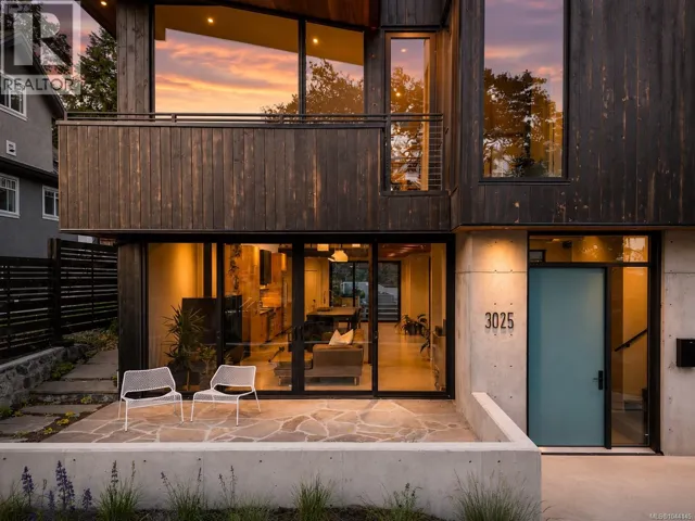 3025 Jackson St, Victoria, British Columbia V8T3Z7