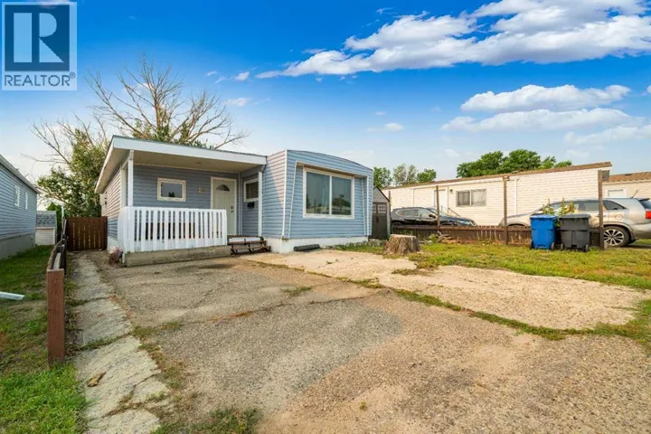 17 De Havilland Boulevard SW, Medicine Hat, Alberta T1A7Y6