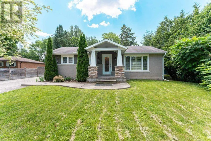 67 MAY AVENUE, East Gwillimbury (Sharon), Ontario L0G1V0