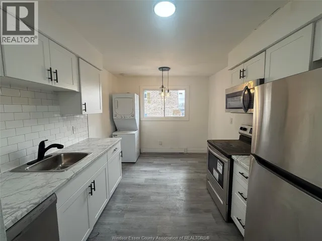 3150 PETER ST Unit# 8, Windsor, Ontario N9C1H3
