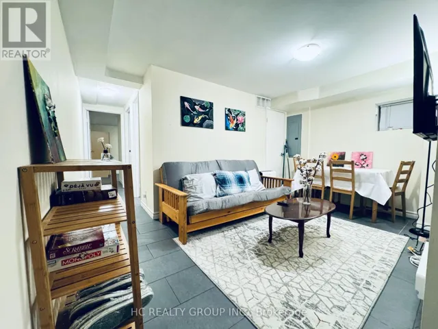 629 BATHURST STREET, Toronto (University), Ontario M5S2R2
